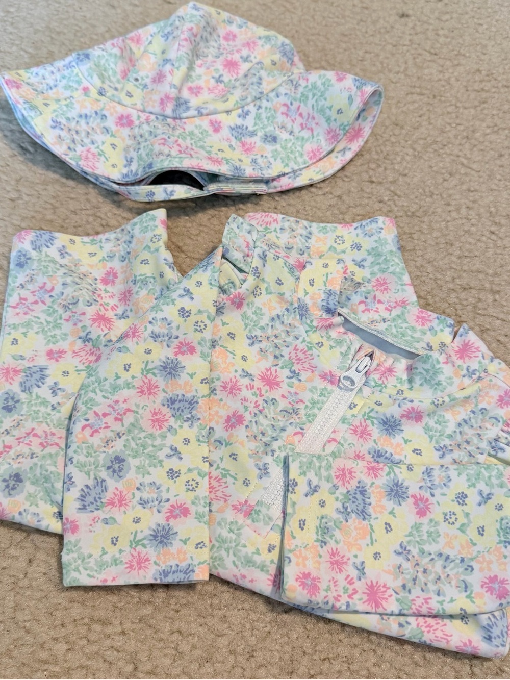 Baby GAP Floral Rash Guard Swim Set & Sun Hat 0-6M Like New